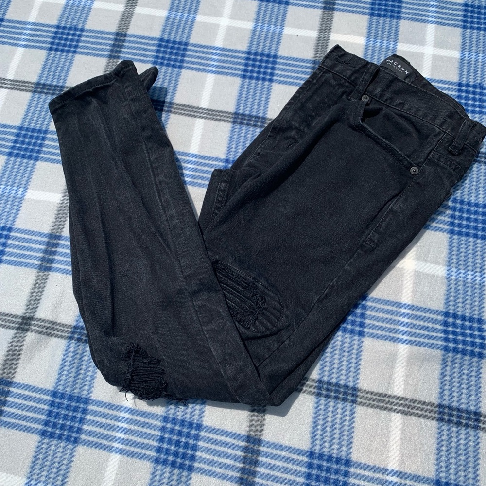 31x30 Distressed black denim